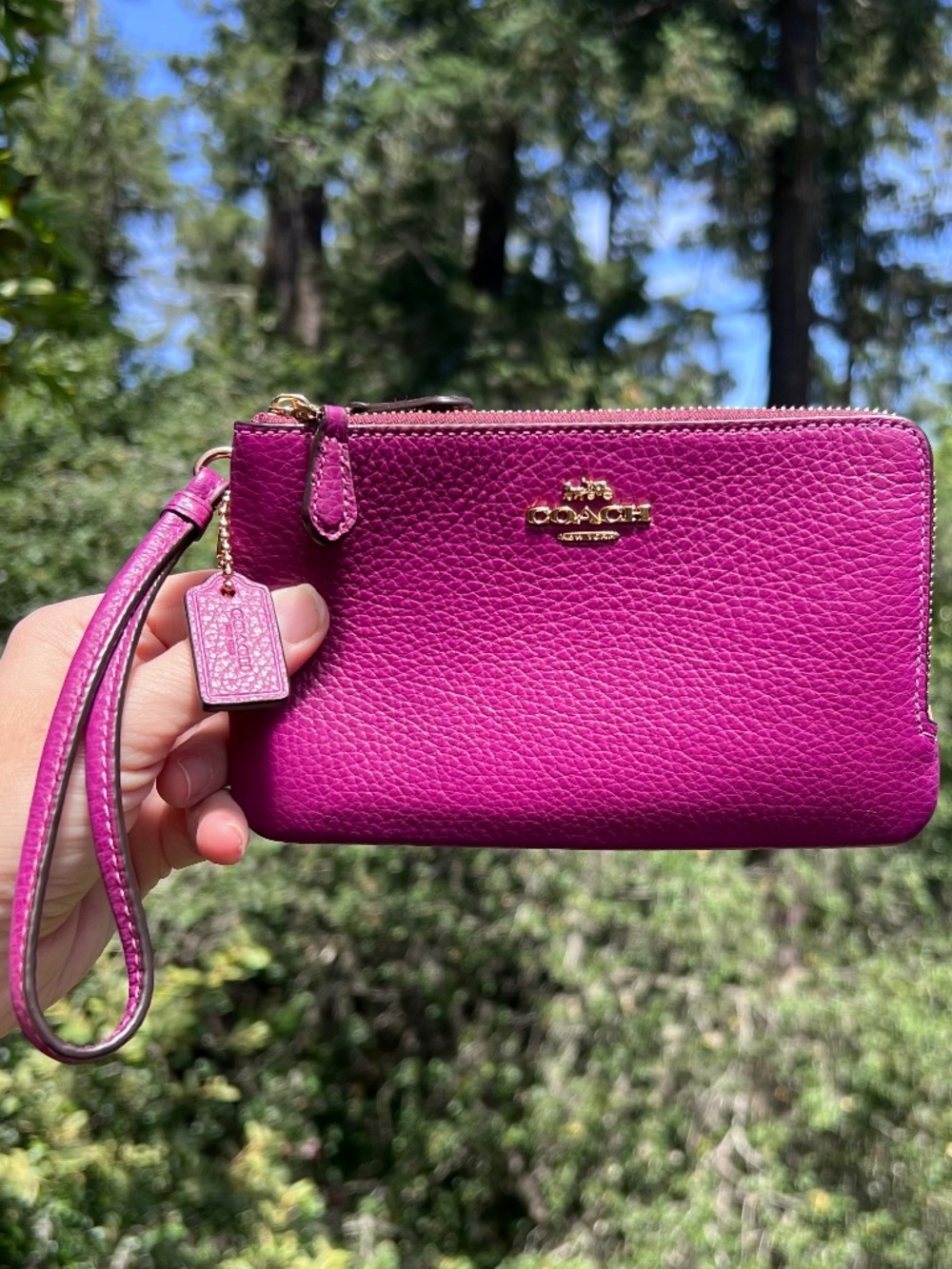 COACH Purple/Purple Pebbled Leather Wristlet Double Zip Wallet Gold Hardware - Picture 2 of 13